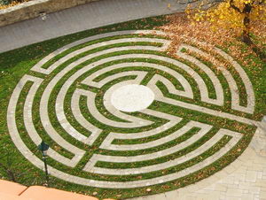 Labyrinth vor St. Othmar
